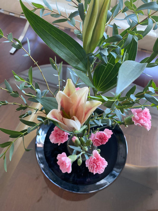 Peace in Bloom: Freestyle Ikebana for Everyday Calm