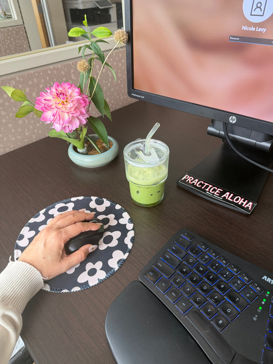 Kinda Chic to Treat Yourself 🍵